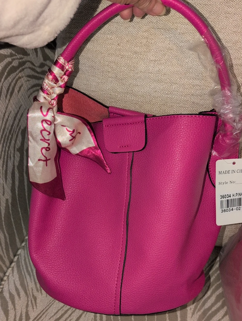 Fashion Hot Pink Women's Bucket Bag And Separate Pouch - NWT